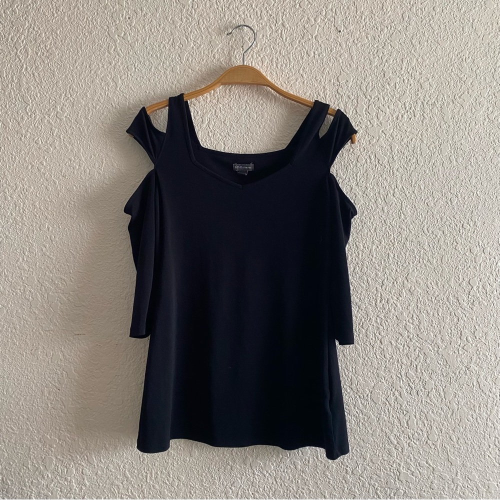 Bold Elements shoulder top